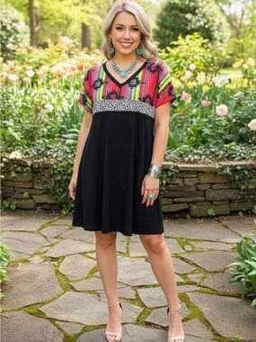 Black Aztec and Leo Print Short Sleeve Dress 1X New